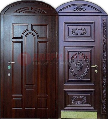 Темная железная арочная дверь с декоративным элементом ДА-24 в Красноармейске