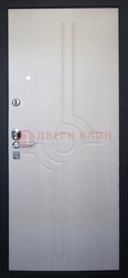 Белая металлическая дверь с МДФ ДМ-172 в квартиру в Йошкар-Оле