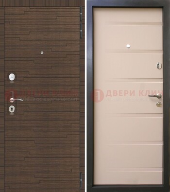 Светлая железная дверь c фрезерованной МДФ ДМ-248 в Санкт-Петербурге