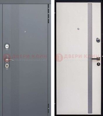 Входная белая дверь c филенчатой МДФ Шоколад ДМ-271 в Санкт-Петербурге