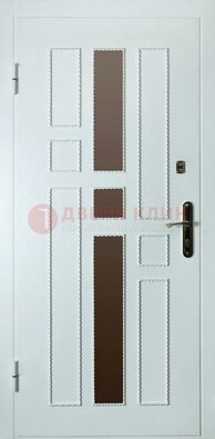 Белая стальная дверь с МДФ и декоративными вставками ДМ-62 в Санкт-Петербурге