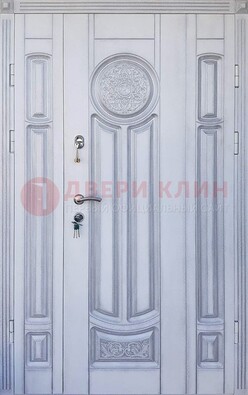 Белая двухстворчатая дверь с массивом дуба ДМД-72 в Йошкар-Оле