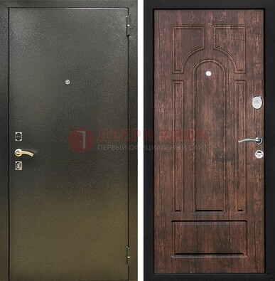 Темно-серая металлическая дверь с порошковым покрытием и МДФ коричневая ДП-292 в Санкт-Петербурге