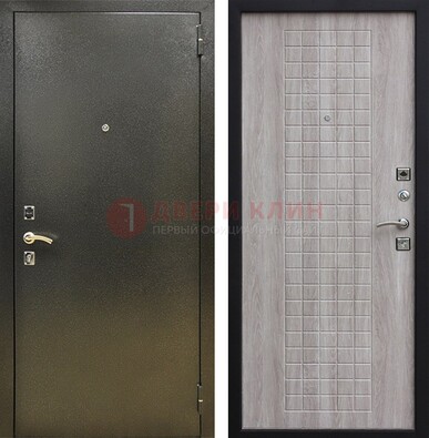 Железная темная дверь с порошковым покрытием и филенчатой МДФ ДП-297 в Санкт-Петербурге