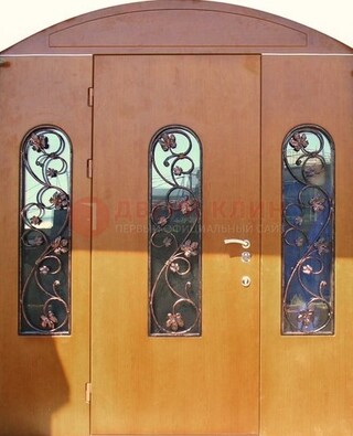 Желтая железная парадная дверь со стеклянными вставками и ковкой ДПР-28 в Йошкар-Оле