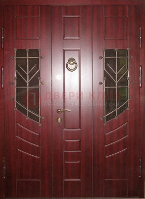 Бордовая парадная дверь со вставками из стекла и ковки ДПР-34 в Йошкар-Оле