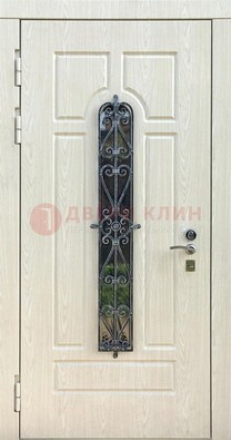Светлая стальная дверь со стеклом и ковкой ДСК-118 в Йошкар-Оле