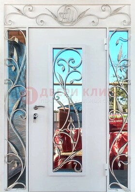 Белая входная дверь порошок со стеклом и ковкой ДСК-165 в Йошкар-Оле