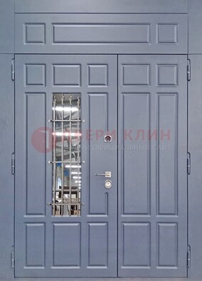 Серая двухстворчатая дверь Винорит со стеклом и ковкой ДСК-234 RAL 7024 в Йошкар-Оле
