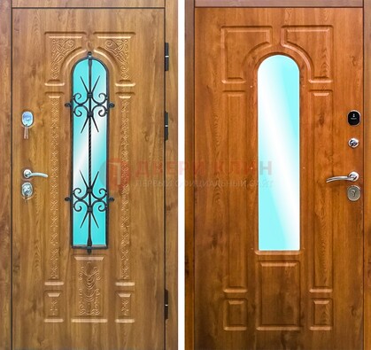 Светлая входная дверь со стеклом и ковкой ДСК-54 в Йошкар-Оле