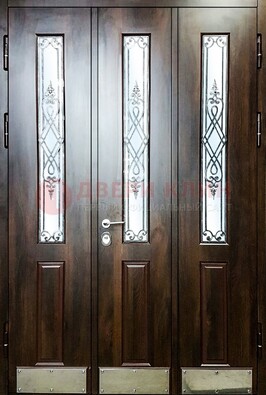 Входная дверь со стеклом и ковкой ДСК-72 в кирпичный дом в Йошкар-Оле