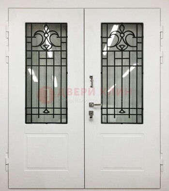 Белая двухстворчатая уличная дверь Винорит со стеклом ДСТ-4 в Йошкар-Оле