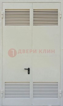 Белая металлическая техническая дверь с вентиляционной решеткой ДТ-6 в Йошкар-Оле