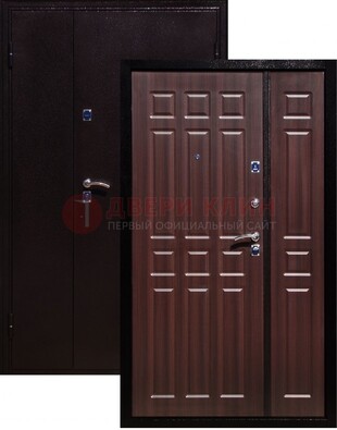 Коричневая металлическая тамбурная дверь ДТМ-24 в Йошкар-Оле